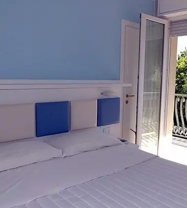 Classic Tek Büyük Yataklı Oda