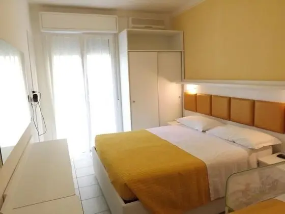 Classic Üç Kişilik Oda