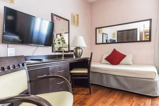 Dört Kişilik Oda, Şehir Manzaralı