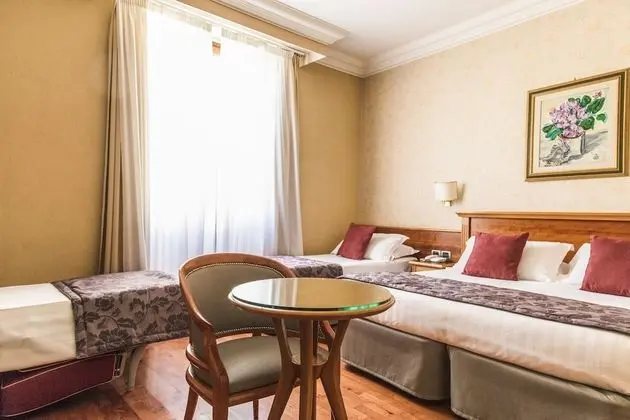 Dört Kişilik Oda, Şehir Manzaralı