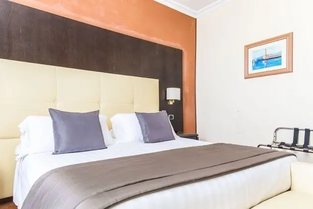 Dört Kişilik Oda, Şehir Manzaralı