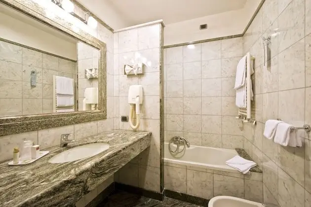 Dört Kişilik Oda, Şehir Manzaralı