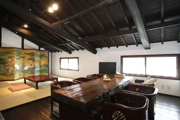 Traditional Ev (with hinoki bath)