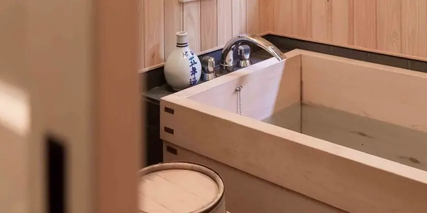 Traditional Ev (with hinoki bath)
