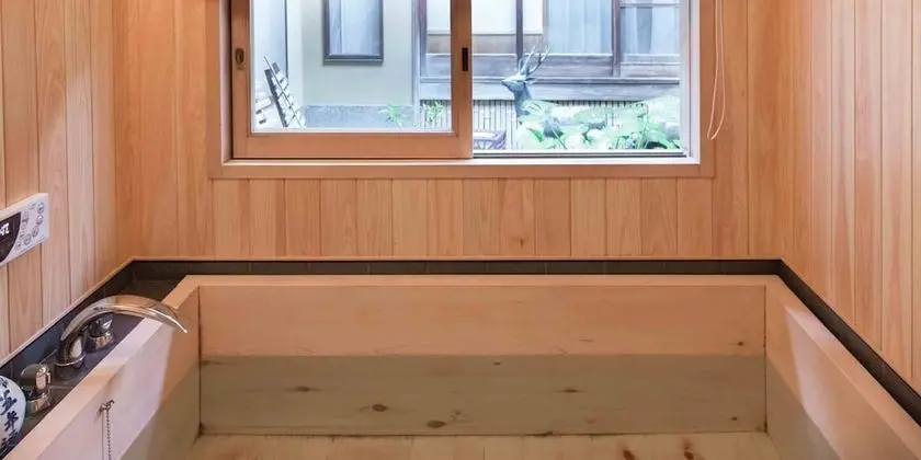 Traditional Ev (with hinoki bath)