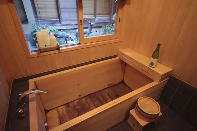 Traditional Ev (with hinoki bath)