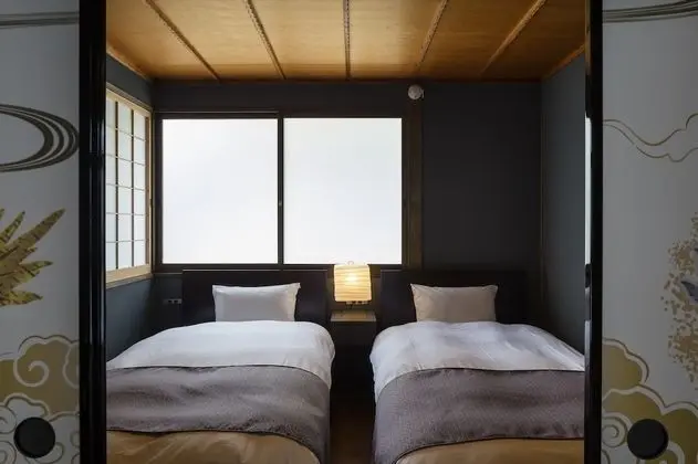 Sıra Ev (2 Single Beds and 4 Japanse Futon )