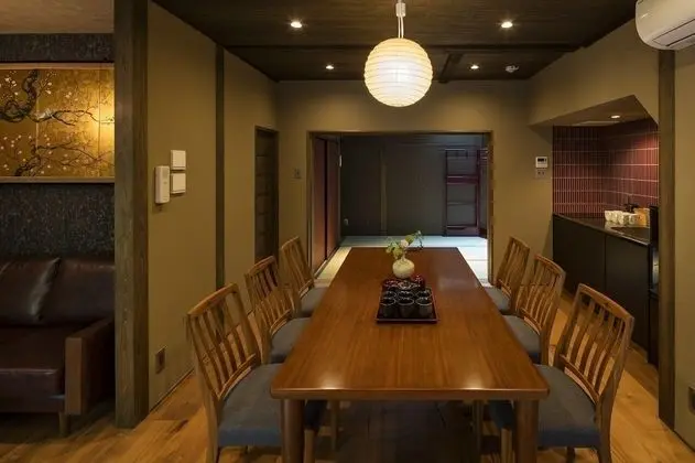 Sıra Ev (2 Single Beds and 4 Japanse Futon )