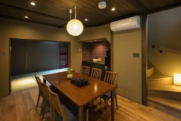 Sıra Ev (2 Single Beds and 4 Japanse Futon )