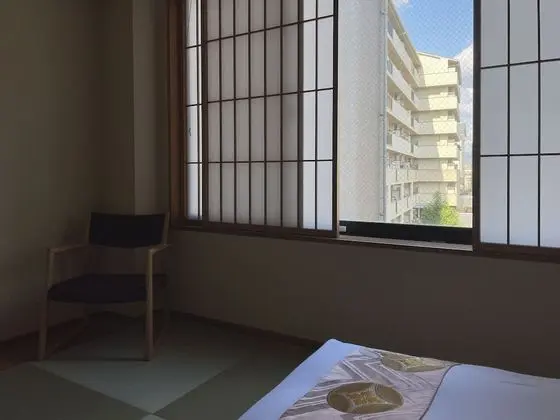 Deluxe Oda, Sigara İçilmez