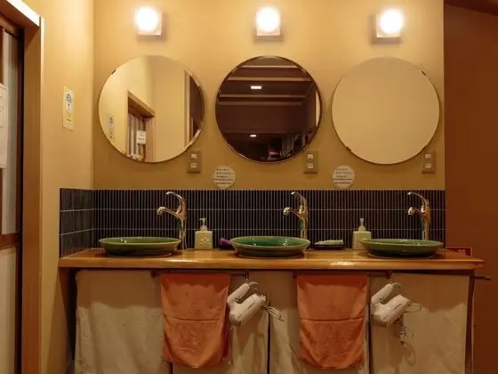 Traditional Tek Büyük Yataklı Oda (Shared Bathroom)