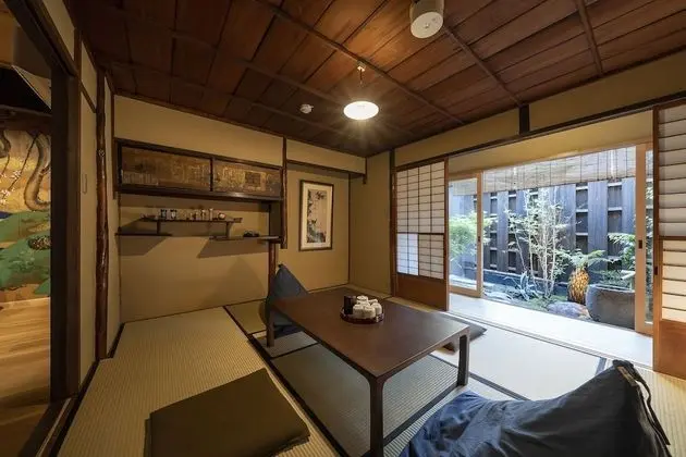 Ev (Private Vacation)