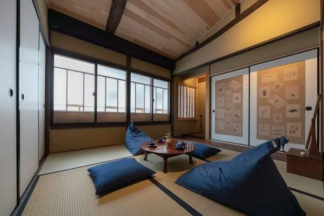 Ev (Private Vacation)