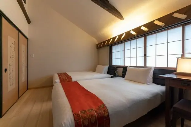 Ev (Private Vacation)