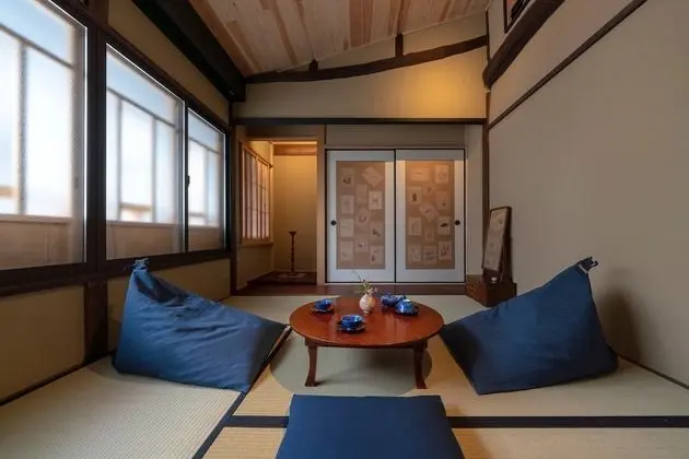 Ev (Private Vacation)