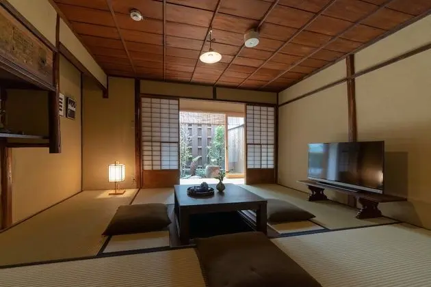 Ev (Private Vacation)