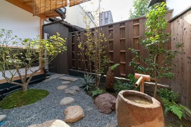 Ev (Private Vacation)