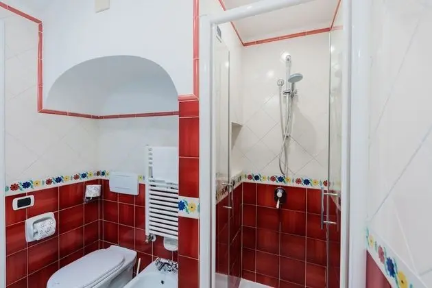 Basic Tek Büyük Yataklı Oda