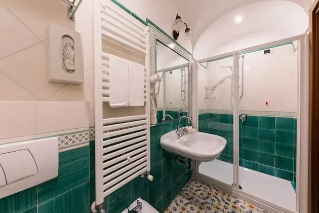 Comfort Tek Büyük veya İki Ayrı Yataklı Oda