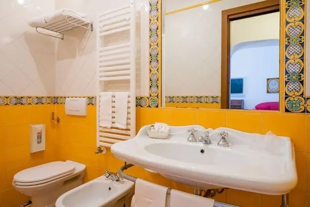 Comfort Tek Büyük veya İki Ayrı Yataklı Oda