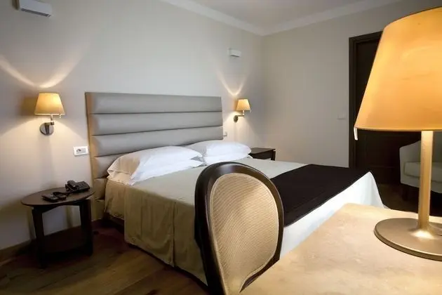 Büyük Yataklı Tek Kişilik Oda