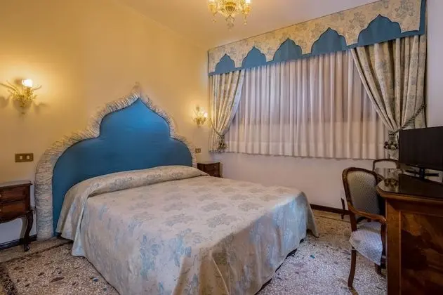 Tek Büyük veya İki Ayrı Yataklı Oda, Havuz Kullanımı