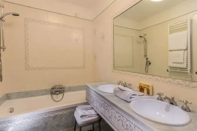 Tek Büyük veya İki Ayrı Yataklı Oda, Havuz Kullanımı