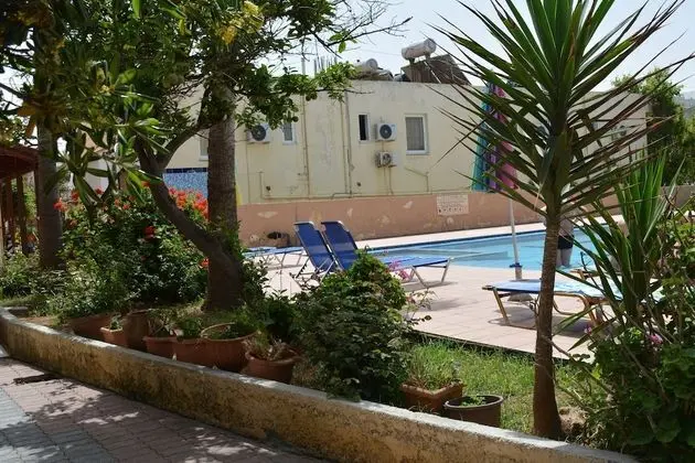 Stüdyo, Havuz Manzaralı
