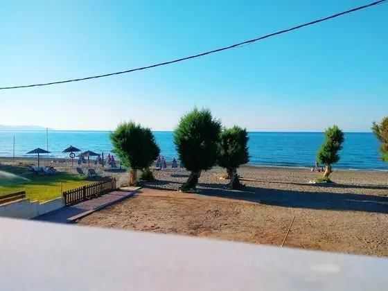 Stüdyo, Havuz Manzaralı