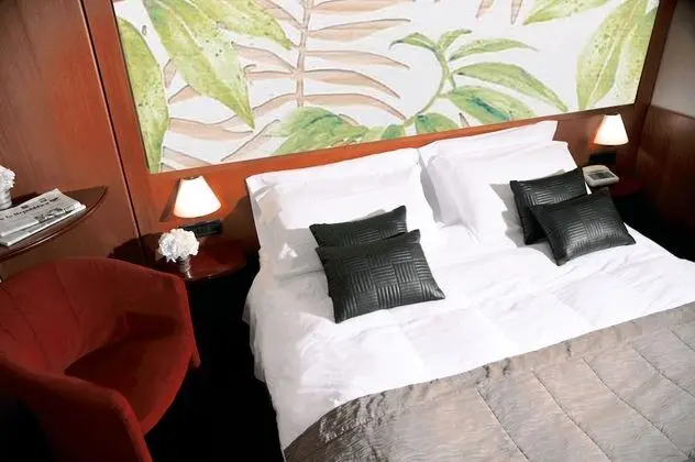 Tek Büyük Yataklı Oda, 2 Tek Kişilik Yatak