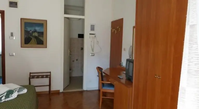 Economy Tek Büyük veya İki Ayrı Yataklı Oda