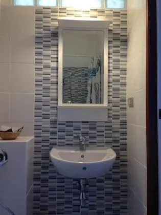 Comfort Büyük Yataklı Tek Kişilik Oda