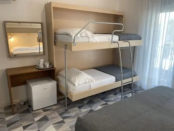 Classic Dört Kişilik Oda