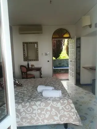 Economy Tek Büyük Yataklı Oda