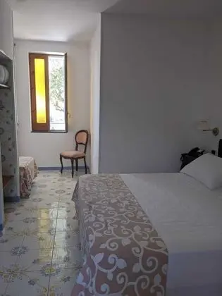 Economy Tek Büyük Yataklı Oda
