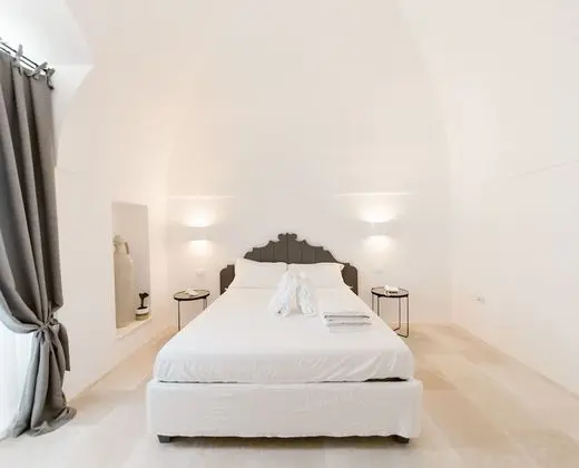 Junior Süit, 1 Büyük (Queen) Boy Yatak, Engellilere Uygun, Sigara İçilmez