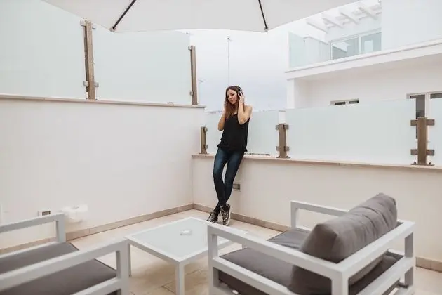 Junior Süit, 1 Büyük (Queen) Boy Yatak, Engellilere Uygun, Sigara İçilmez