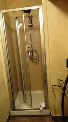 Tek Büyük Yataklı Oda, Banyolu/Duşlu