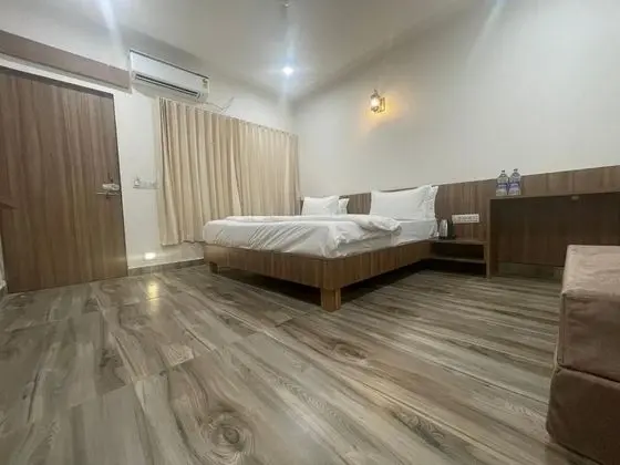 Premium Tek Büyük Yataklı Oda