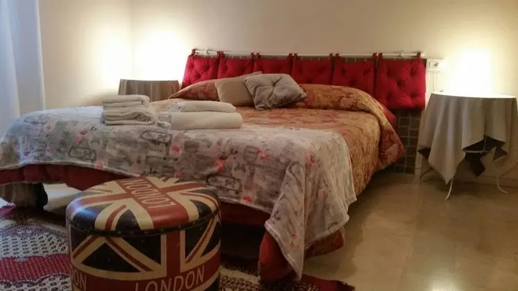 Tek Büyük Yataklı Oda, Ortak Banyo