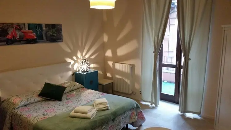 Tek Büyük Yataklı Oda, Ortak Banyo
