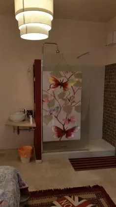 Tek Büyük Yataklı Oda, Ortak Banyo