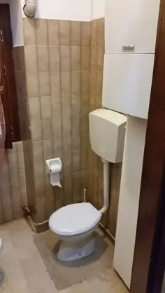 Tek Büyük Yataklı Oda, Ortak Banyo