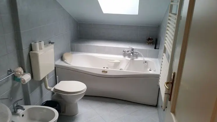 Tek Büyük Yataklı Oda, Özel Banyo, Ek Bina (400 meters from main building)