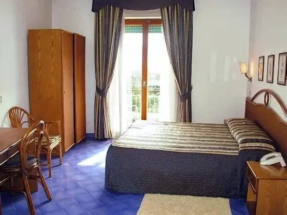 Standard Tek Büyük veya İki Ayrı Yataklı Oda