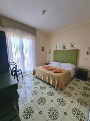 Tek Büyük Yataklı Oda, Deniz Manzaralı