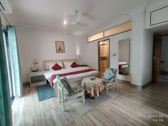 Luxury Tek Büyük Yataklı Oda, 1 En Büyük (King) Boy Yatak, Balkon, Şehir Manzaralı