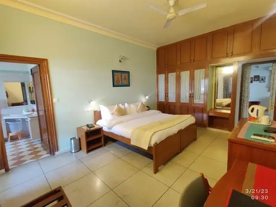 Luxury Tek Büyük Yataklı Oda, 1 En Büyük (King) Boy Yatak, Balkon, Şehir Manzaralı