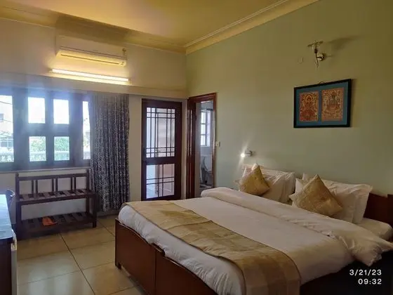 Luxury Tek Büyük Yataklı Oda, 1 En Büyük (King) Boy Yatak, Balkon, Şehir Manzaralı