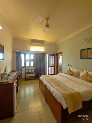 Luxury Tek Büyük Yataklı Oda, 1 En Büyük (King) Boy Yatak, Balkon, Şehir Manzaralı